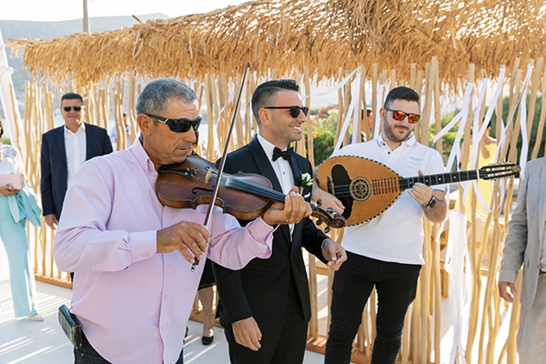 luxurious-summer-wedding-sifnos-island-lush-floral-designs_19