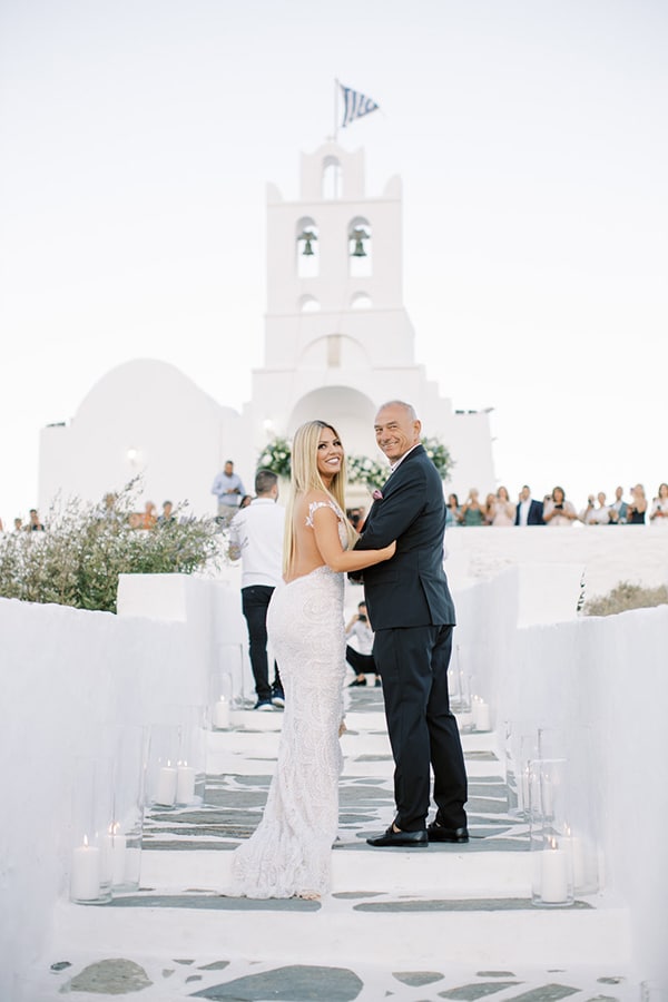 luxurious-summer-wedding-sifnos-island-lush-floral-designs_23