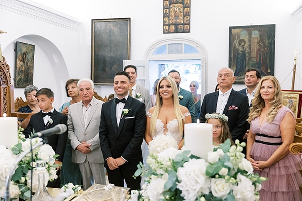 luxurious-summer-wedding-sifnos-island-lush-floral-designs_27