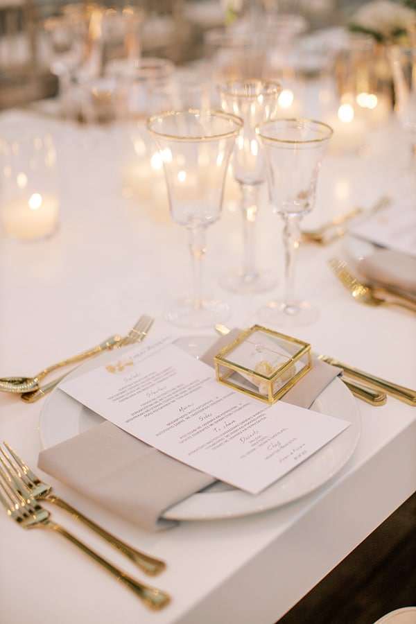 luxurious-summer-wedding-sifnos-island-lush-floral-designs_39w