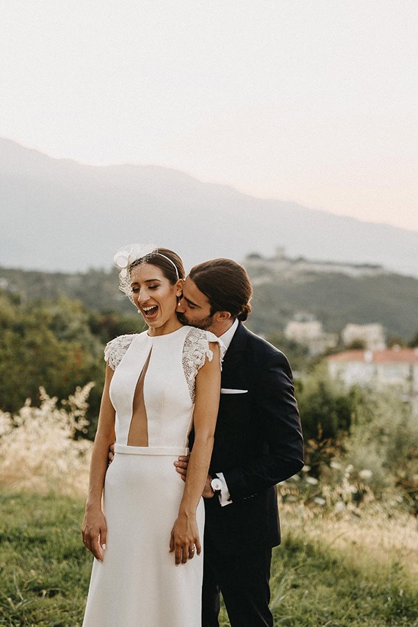 minimal-summer-wedding-litochoro-baby-breath-dusty-pink-hues_02x