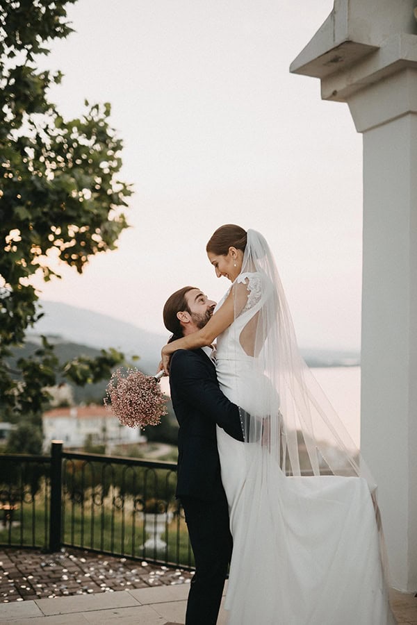 minimal-summer-wedding-litochoro-baby-breath-dusty-pink-hues_25x