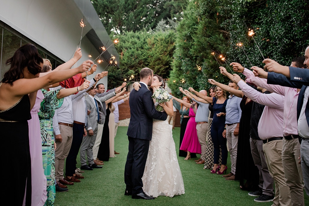 Ρομαντικός καλοκαιρινός γάμος στην Αθήνα με dusty blue λουλούδια │ Ιωάννα & Νίκος
