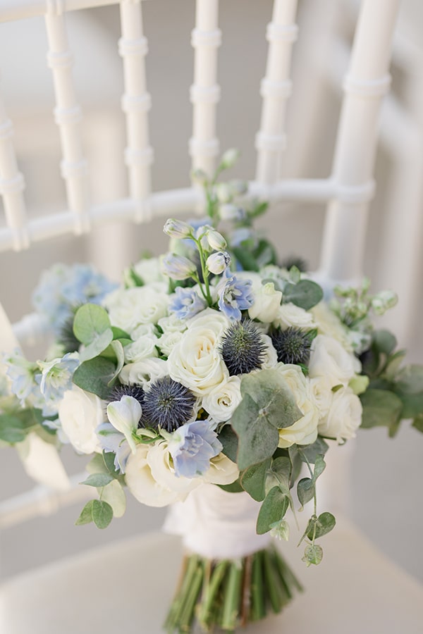 romantic-summer-wedding-athens-dusty-blue-flowers_04