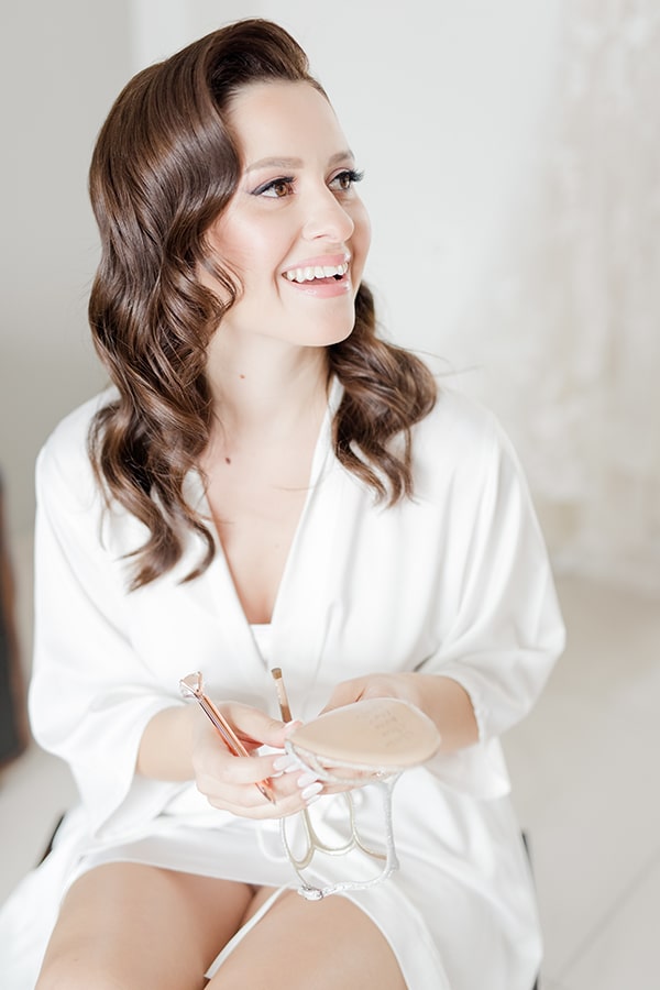 romantic-summer-wedding-athens-dusty-blue-flowers_07