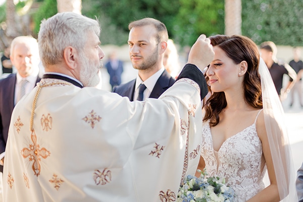 romantic-summer-wedding-athens-dusty-blue-flowers_19