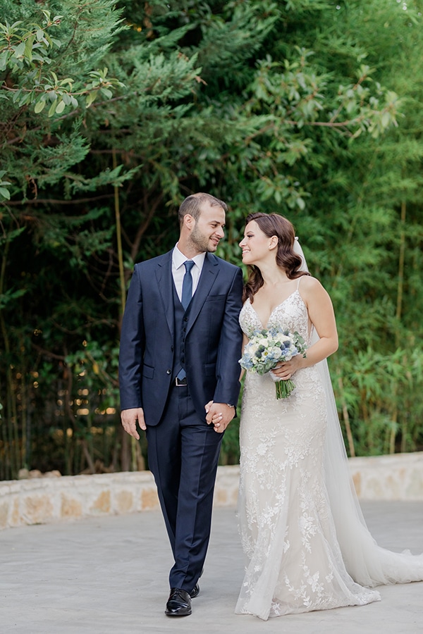 romantic-summer-wedding-athens-dusty-blue-flowers_37