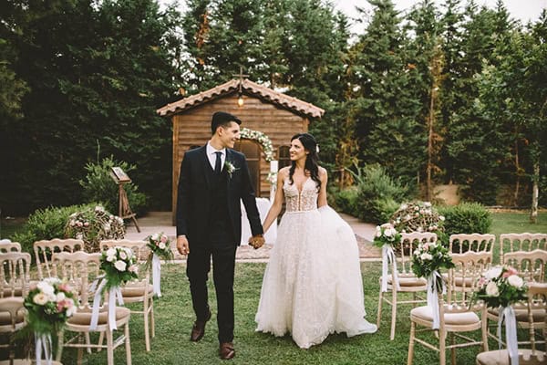 Καλοκαιρινός γάμος με ρομαντικές λεπτομέρειες │ Ανδριάνα & Δημήτρης