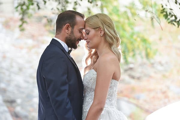 summer-wedding-nicosia-red-roses-lily_01x