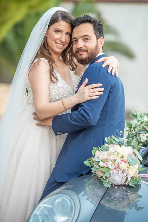 summer-wedding-pyrgos-petreza-protea-pink-mint-hues_02x