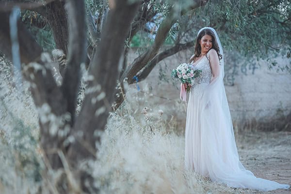 summer-wedding-pyrgos-petreza-protea-pink-mint-hues_03