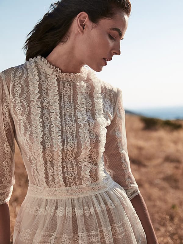 ultra-stylish-wedding-dresses-costarellos_02x