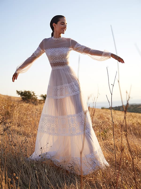 ultra-stylish-wedding-dresses-costarellos_04