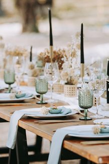 Υπέροχη διακόσμηση για  ρουστίκ ξύλινο setting με χρυσές λεπτομέρειες