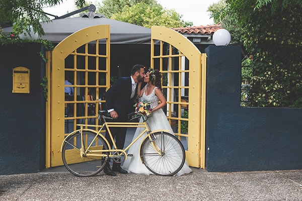 beautiful-fall-wedding-athens-chrysanthemums_02x