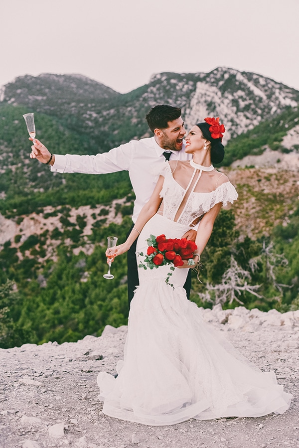 beautiful-summer-wedding-karpathos-traditional-elements_01x