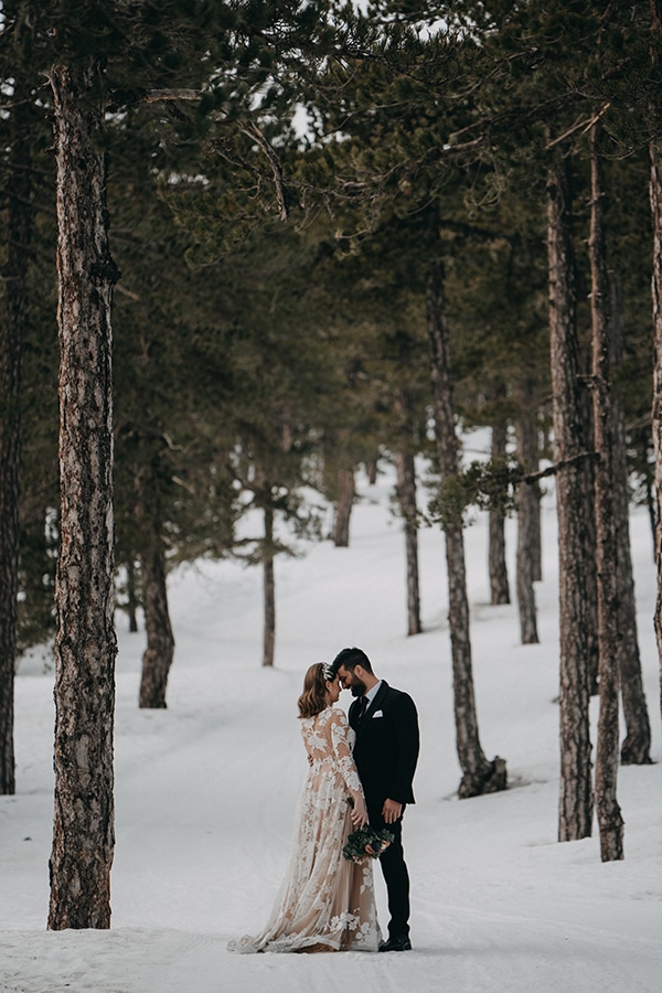 beautiful-winter-wedding-larnaca-warm-hues_24