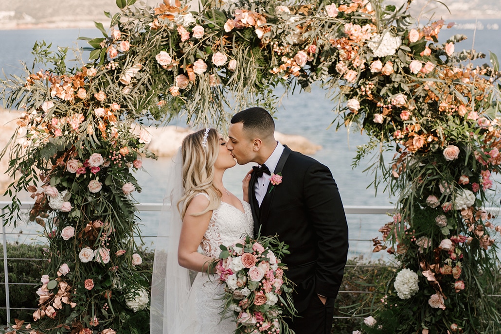 Glamorous γάμος στην Αθήνα με τις πιο elegant – romantic λεπτομέρειες │ Nikki & Omar