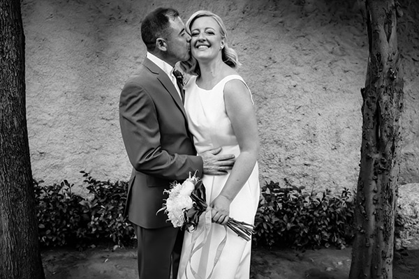 minimal-chic-fall-wedding-athens-white-roses-peonies_15