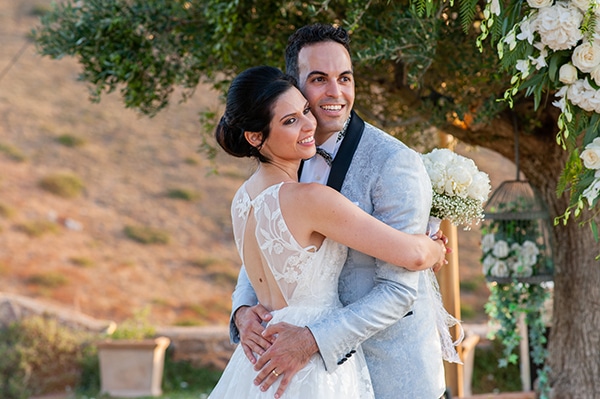 outdoor-summer-wedding-athens-most-romantic-details_02x