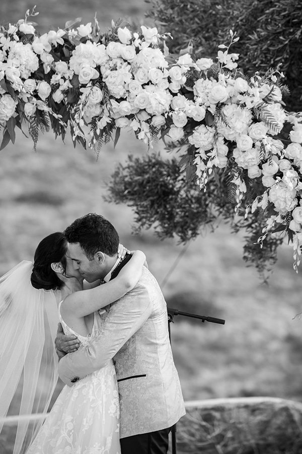 outdoor-summer-wedding-athens-most-romantic-details_24x