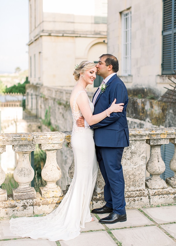 romantic-wedding-corfu-dusty-blue-hues-elegant-touches_01