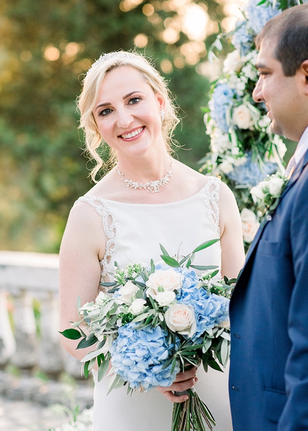 romantic-wedding-corfu-dusty-blue-hues-elegant-touches_10x
