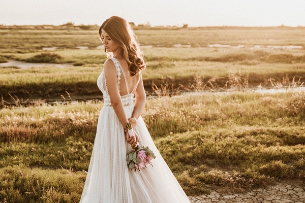 Νυφικά φορέματα με αισθησιακή πλάτη για μια glamorous εμφάνιση που κόβει την ανάσα