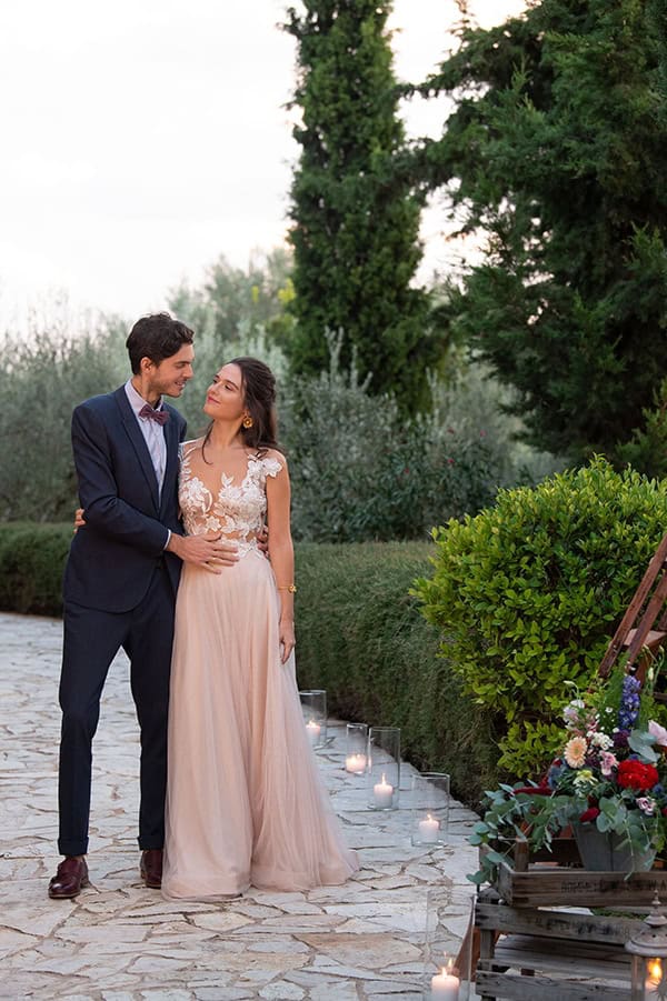 beautiful-styled-shoot-rustic-details-romantic-atmosphere_05x