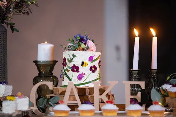 beautiful-styled-shoot-rustic-details-romantic-atmosphere_23