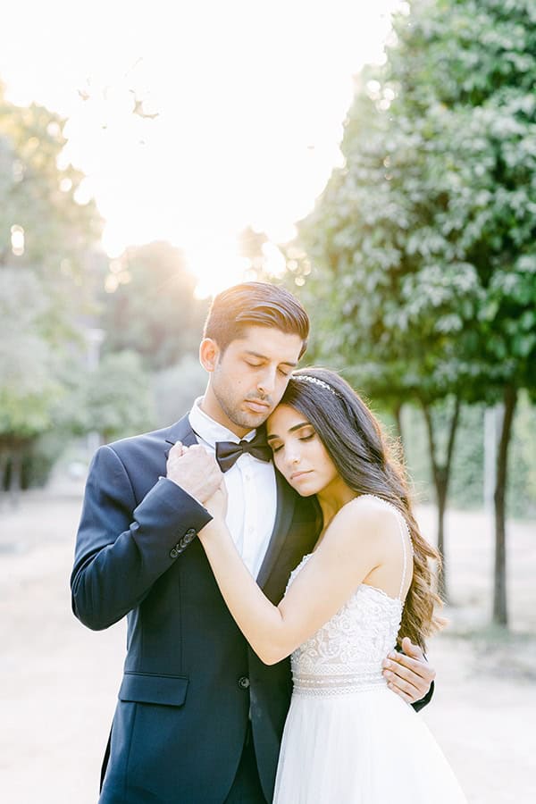 beautiful-summer-wedding-nicosia-olive-leaves-white-roses_02