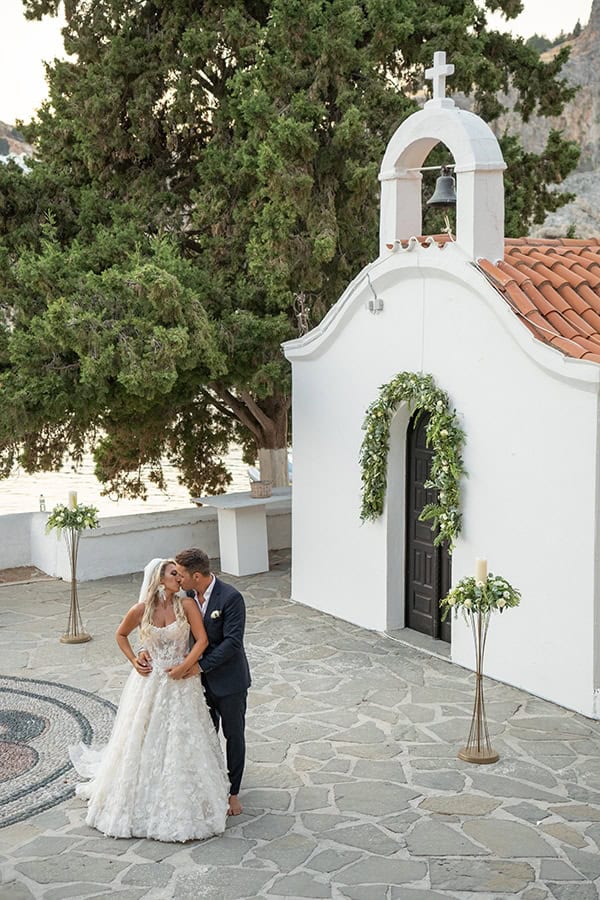 beautiful-summer-wedding-rhodes-olive-leaves-white-flowers_11