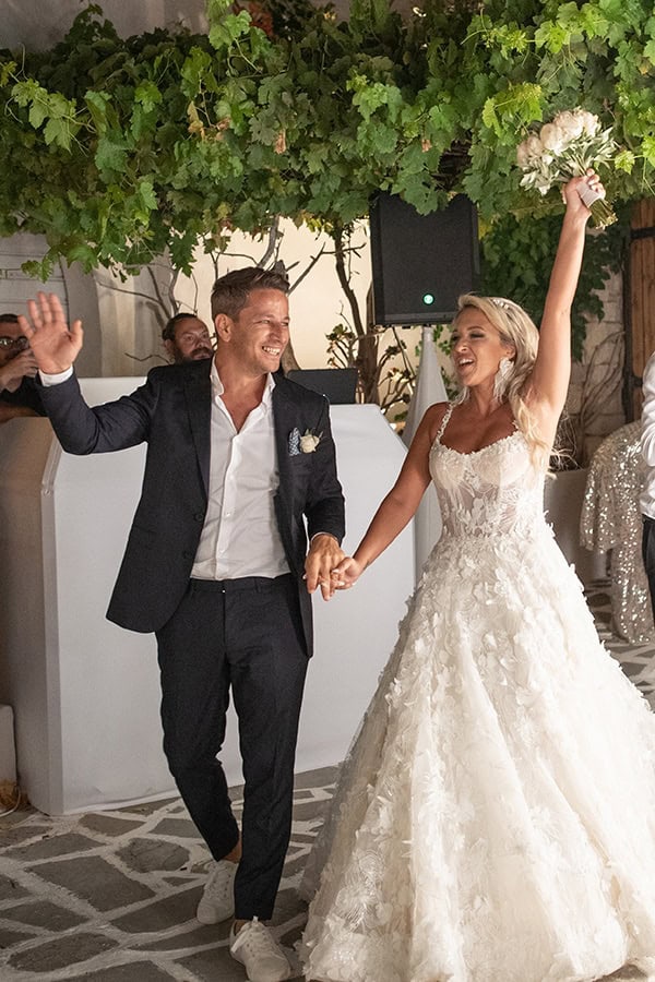 beautiful-summer-wedding-rhodes-olive-leaves-white-flowers_16