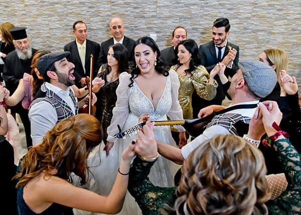 beautiful-winter-wedding-larnaca-burgundy-hues_08