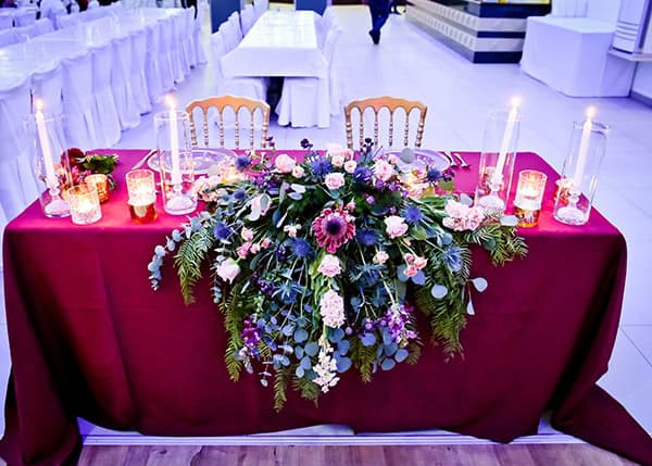 beautiful-winter-wedding-larnaca-burgundy-hues_15