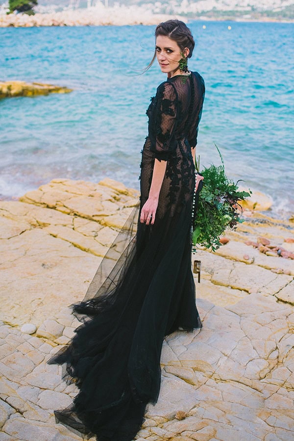 boho-elopement-black-white-setting-macrame-creations_03x