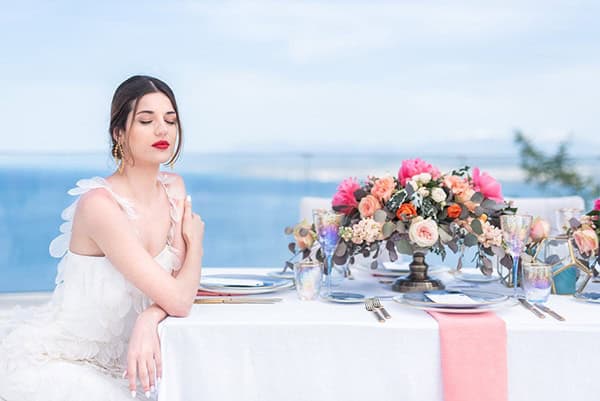 dreamy-greek-seafoam-inspired-styled-shoot-magical-view_01