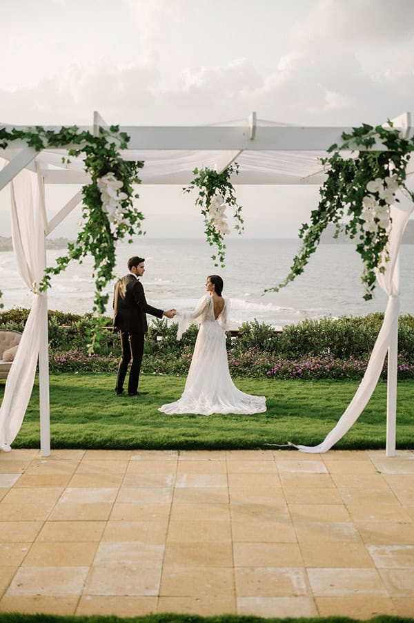 fairytale-garden-wedding-inspired-styled-shoot_04x