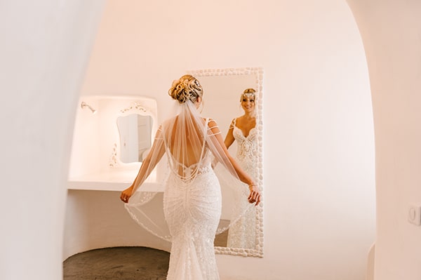 glamorous-summer-wedding-santorini-pastel-hues_05x