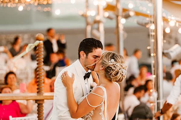 glamorous-summer-wedding-santorini-pastel-hues_22