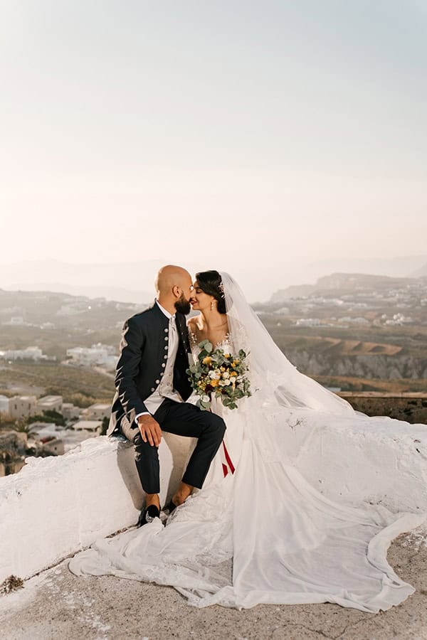 montern-elegant-wedding-santorini-inspiring-wedding-decoration-ideas_01x