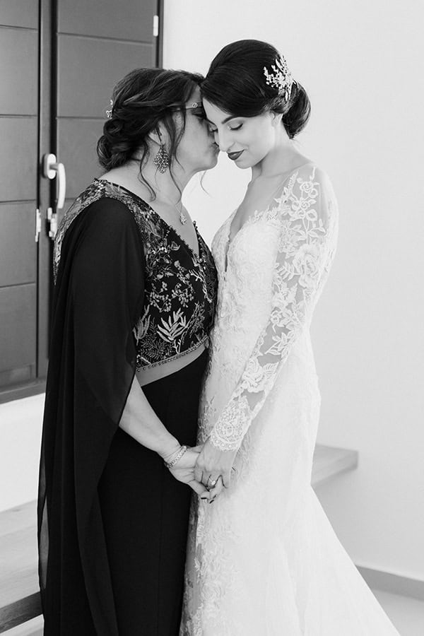 montern-elegant-wedding-santorini-inspiring-wedding-decoration-ideas_10x