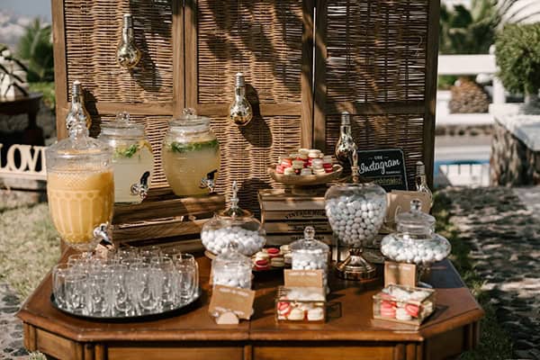 montern-elegant-wedding-santorini-inspiring-wedding-decoration-ideas_17