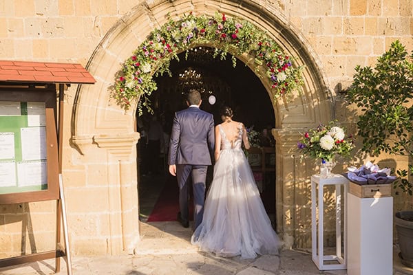 romantic-fall-wedding-nicosia-llilac-touches_14x