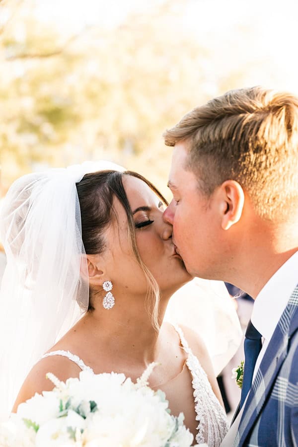 romantic-summer-wedding-paros-bugambilia-blue-details_15