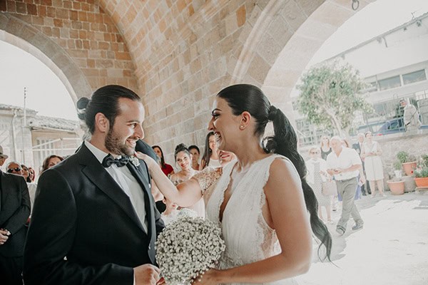 stunning-summer-wedding-baby-breath-rustic-details_14