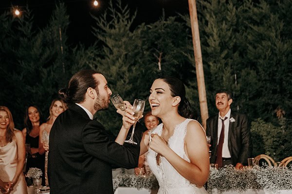 stunning-summer-wedding-baby-breath-rustic-details_25