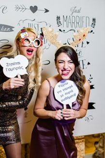 Πρωτότυπη ιδέα για δεξίωση γάμου – photobooth για καλεσμένους Πρωτότυπη ιδέα για δεξίωση γάμου – photobooth για καλεσμένους