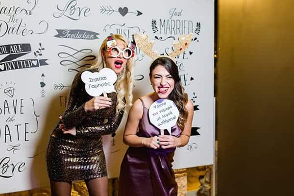 stunning-winter-wedding-festive-mood_24x