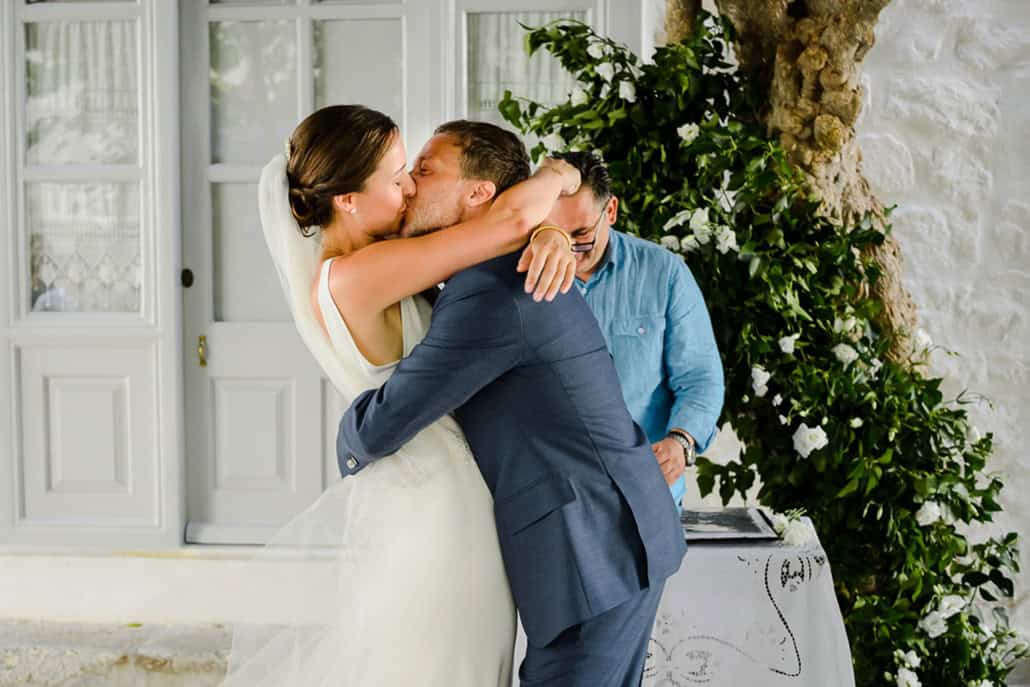 Καλοκαιρινός γάμος στην Ύδρα με τις πιο ρομαντικές λεπτομέρειες │ Helen & Κωνσταντίνος